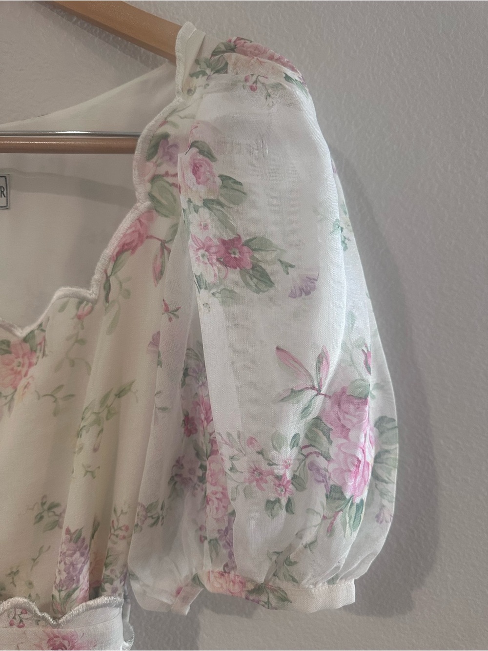 Sue Sartor Vintage-Style Floral Dress with Puff Sleeves - Pink on White - Picture 4 of 7